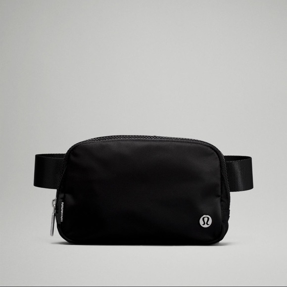 lululemon athletica Handbags - Everywhere Belt Bag 1L